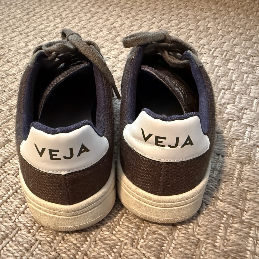 VEJA V-12 Olive Sneakers W9/UK40